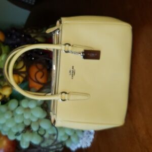 💛 COACH CONVERTABLE BAG